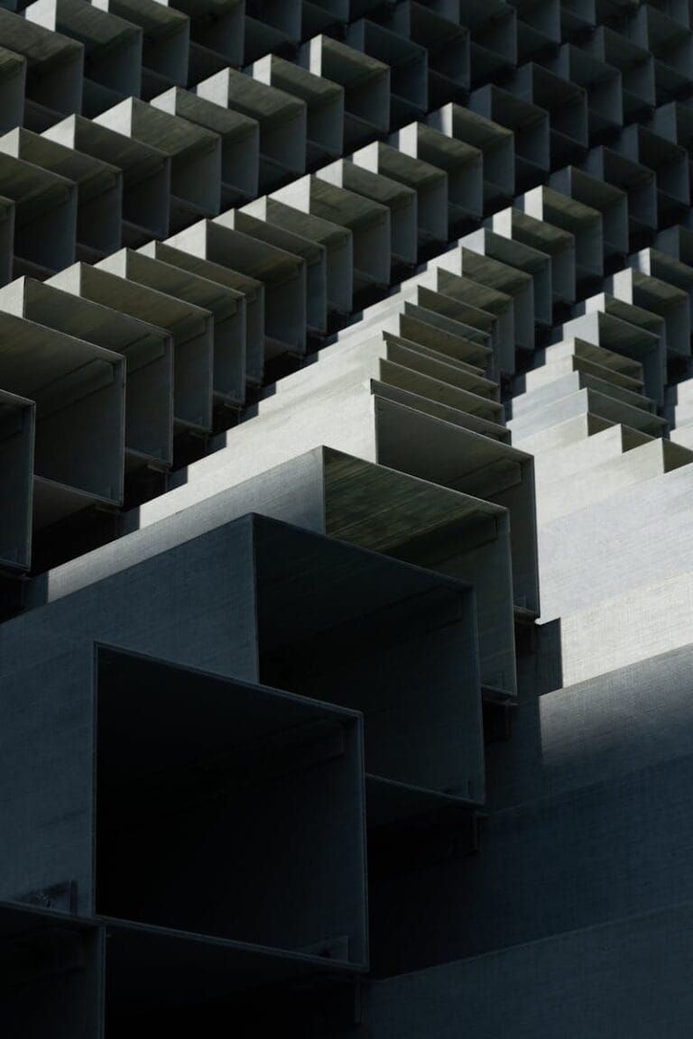 Digital nomad working in Bali cafe - cost of living in bali for remote workers