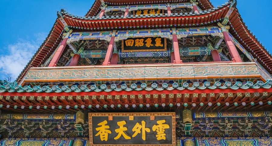 living in dubai for a month modern skyline burj khalifa view