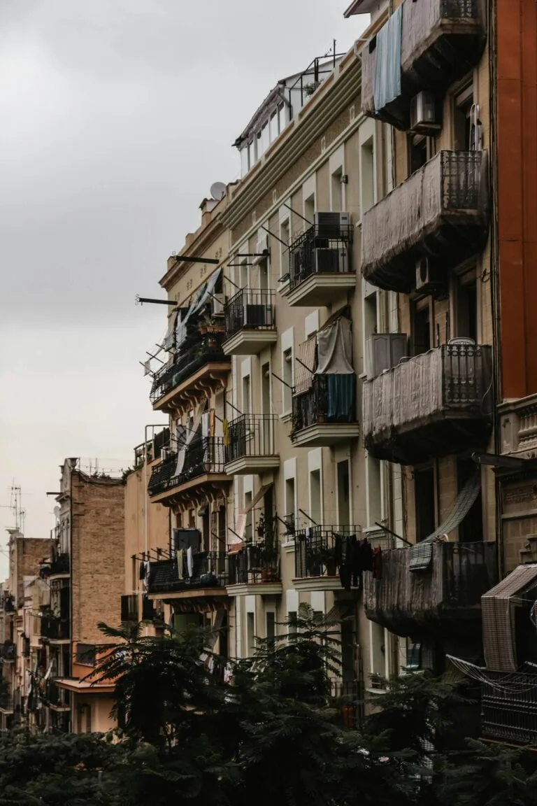 Spain digital nomad visa guide - Spanish architecture and culture for American remote workers