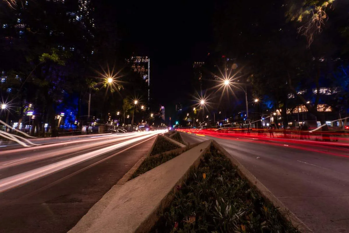 Mexico Digital Nomad Visa: Requirements, Costs & How to Apply (2026) 3 Mexico City boulevard at night - living and working in Mexico as an expat
