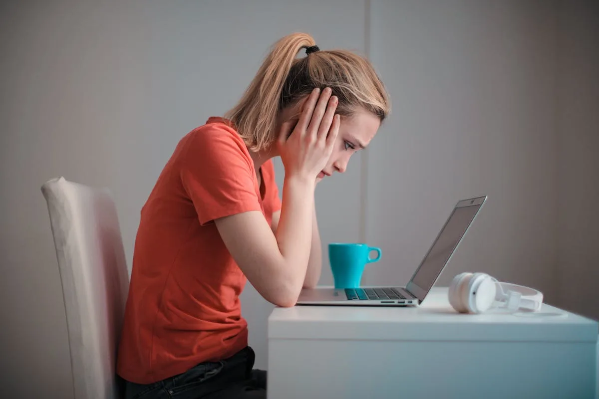 Digital nomad working remotely abroad -- choosing the right expat health insurance is critical for long-term travelers