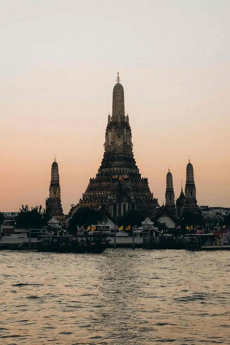Bangkok temple at sunset showing affordable Thailand cost of living for Americans