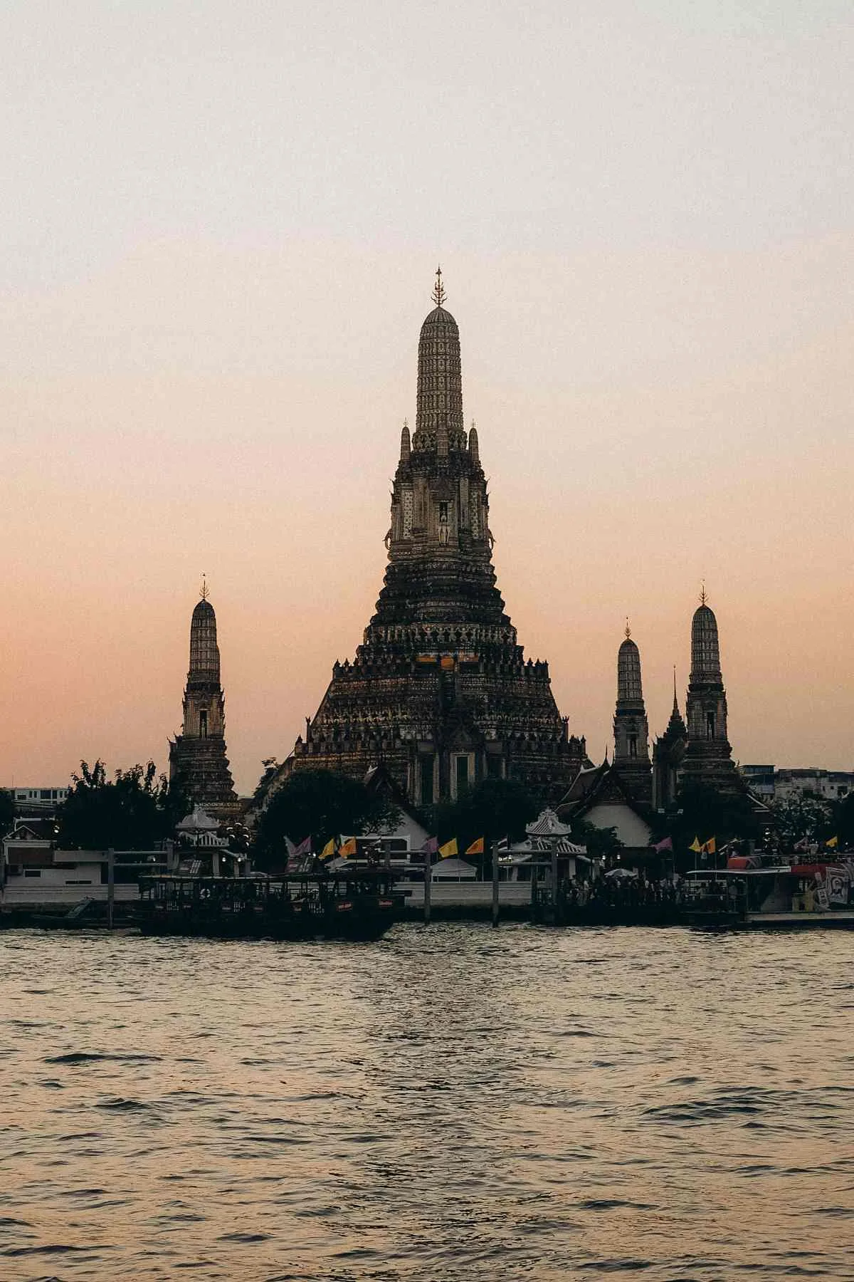 Can You Live in Thailand on $2,000 a Month? 7 Real Numbers (2026) 1 Bangkok temple at sunset showing affordable Thailand cost of living for Americans